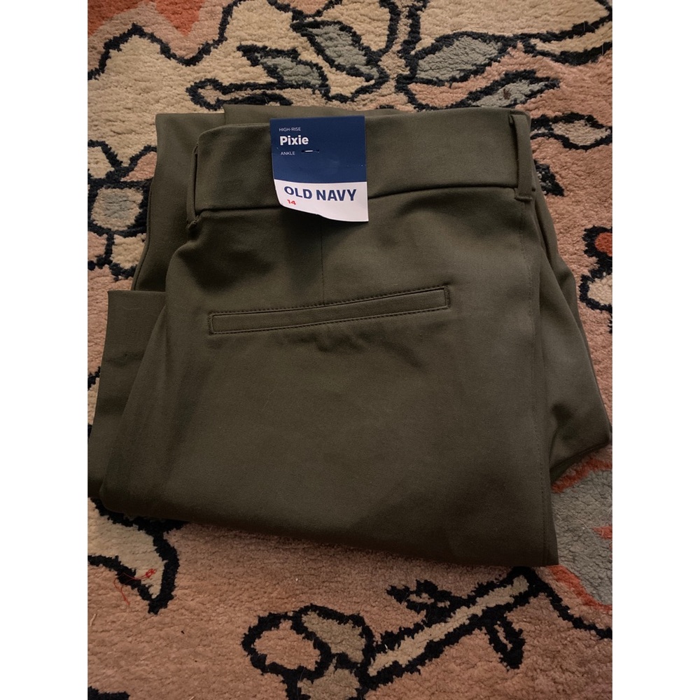 Old Navy Skinny Pixie Pants in Olive Green